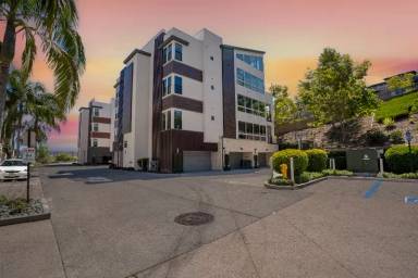 Main picture of 8570 Aspect Dr