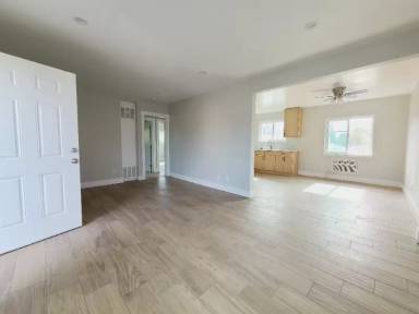 Main picture of 14248 Gilmore St