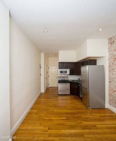 Main picture of 443 E 78th St