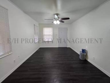 Main picture of 2921 E Shadybrook Ln