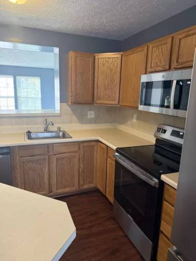 Main picture of 2035 Amber Way