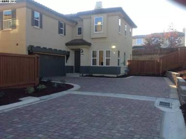 Main picture of 393 Massa Ct