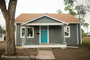 Main picture of 523 N 3rd Ave