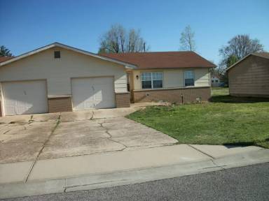 Main picture of 513 E 13th St