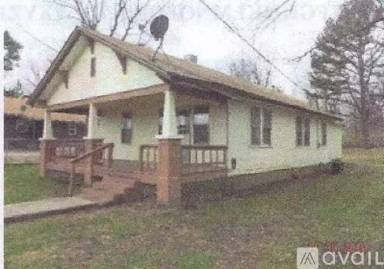 Main picture of 631 W Main St