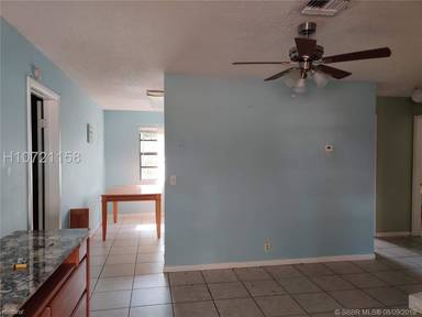 Main picture of 39 SE 4th Ter