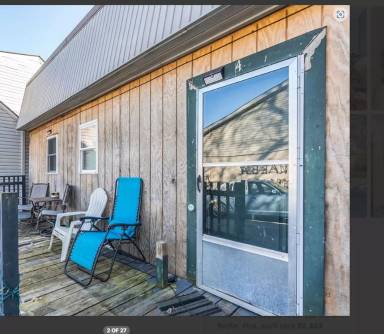 Main picture of 1028 W Lexington Ave