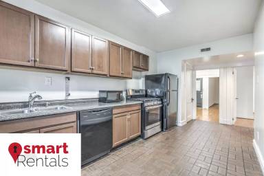 Main picture of 1722 Waverly Place - D