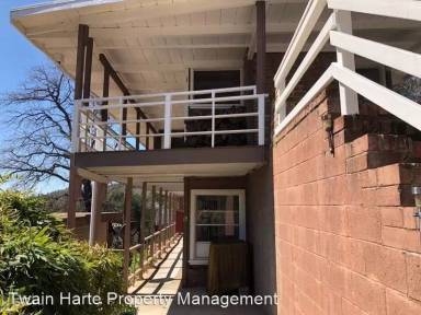 Main picture of 24 S Poplar St