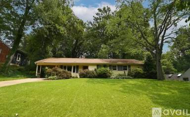 Main picture of 7821 Greeley Blvd