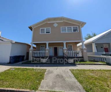 Main picture of 2904 W Chestnut St