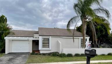 Main picture of 16742 Royal Poinciana Dr