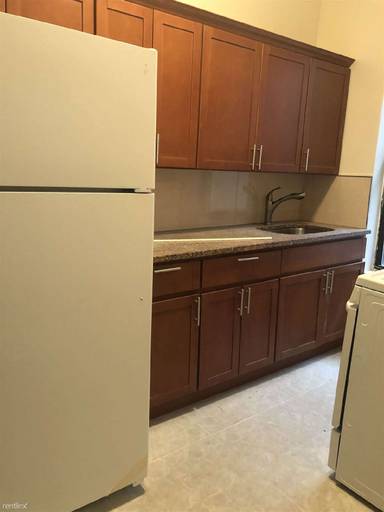 Main picture of 824 Albany Ave