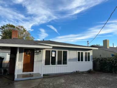 Main picture of 15334 Bledsoe St