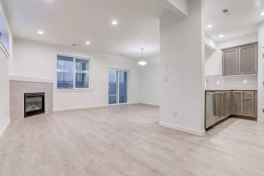 Main picture of 1122 N Auburn Pl