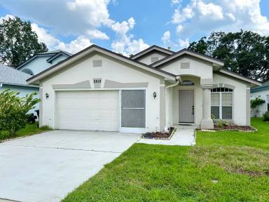 Main picture of 5910 Petunia Ln