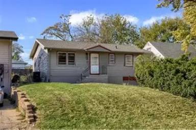 Main picture of 5120 N 48th St