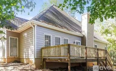 Main picture of 150 Clubhouse Dr NW