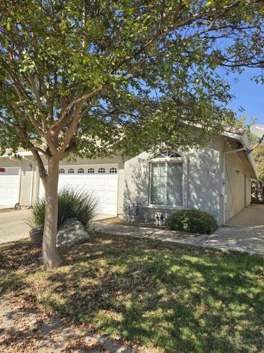 Main picture of 685 Gateway Dr