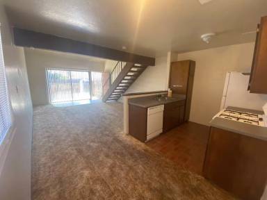 Main picture of 902 W Cameron St