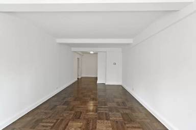 Main picture of 949 3rd Ave