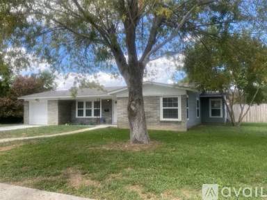 Main picture of 363 Springwood Ln