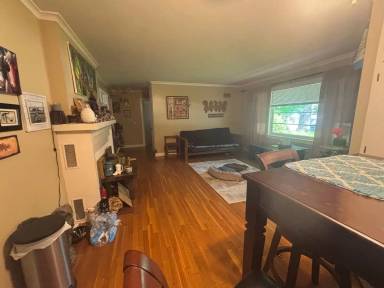 Main picture of 1109 E Linwood Dr