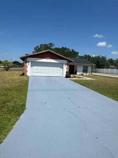 Main picture of 394 Colonade Ct