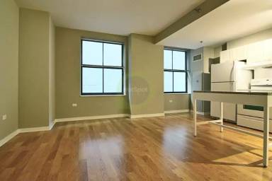 Main picture of 180 W Randolph St