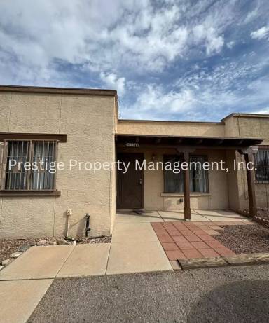 Main picture of 2744 S Oakenshield Way