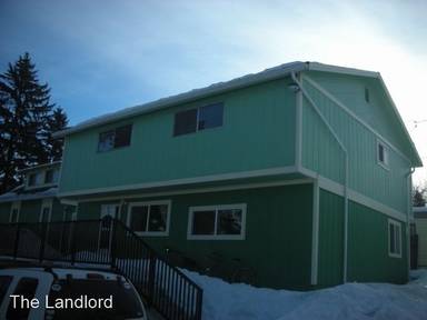 Main picture of 604 1/2 Baker Ave