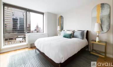 Main picture of 600 W 57th St
