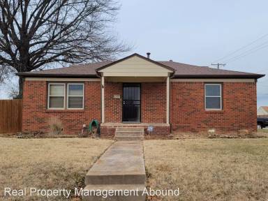 Main picture of 5945 E 4th St