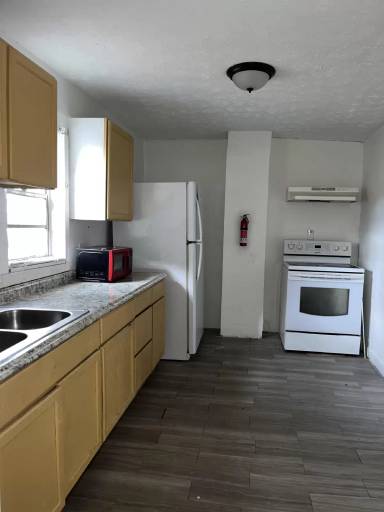 Main picture of 1777 W 5th St