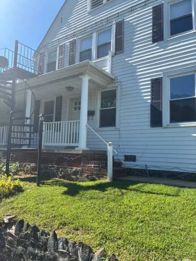 Main picture of 1 Paradise Rd