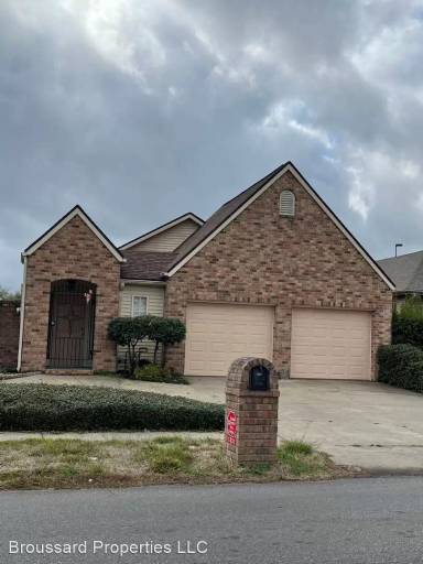 Main picture of 1331 Dulles Dr