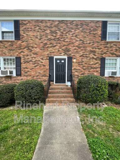 Main picture of 1045 E Meadow Dr