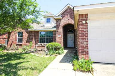 Main picture of 3513 Paint Dr