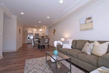 Main picture of 724 Washington Street - 3G