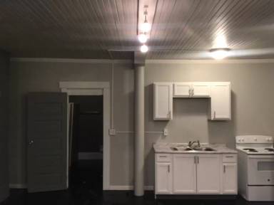 Main picture of 1130 E 68th St