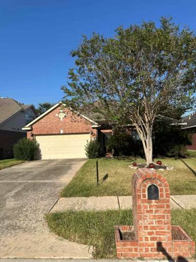 Main picture of 19130 Piney Way Dr