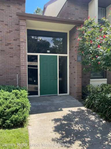 Main picture of 202 Caryl Way