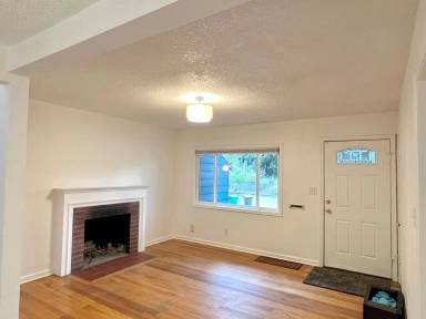 Main picture of 9807 N Smith St