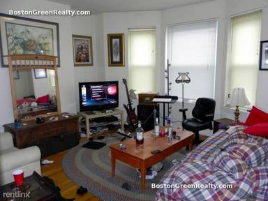 Main picture of 1458 Tremont St