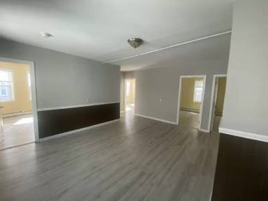 Main picture of 23 Penn St