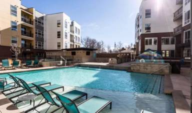 Main picture of 3826 S Broadway