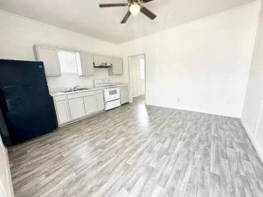 Main picture of 329 E Avenue D