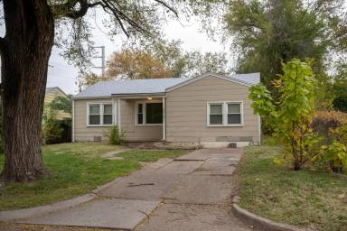 Main picture of 2612 E Mossman Ave
