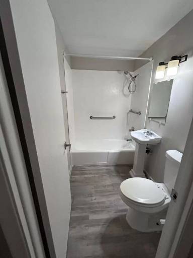 Main picture of 44 New Britain Avenue Apartments