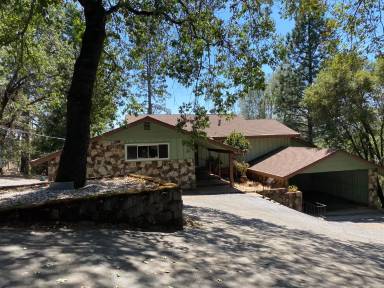 Main picture of 16152 Janet Way